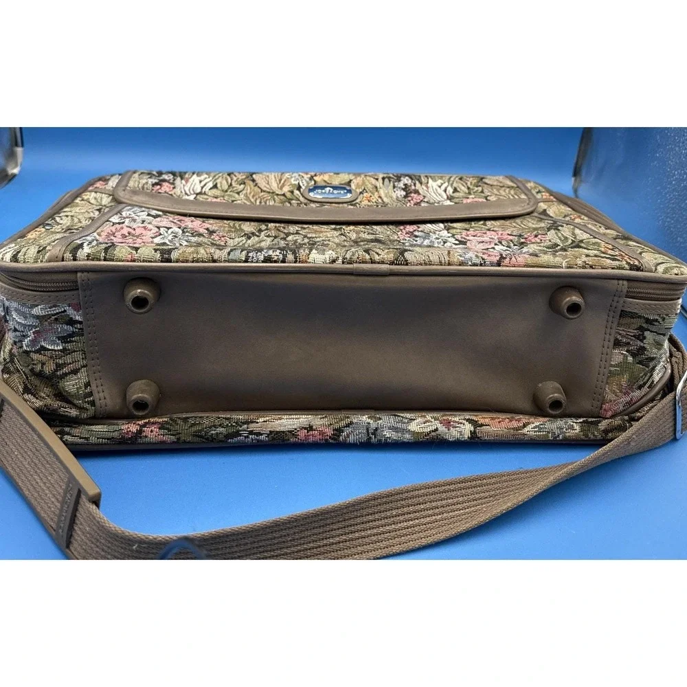Vintage Jordache Tapestry Suitcase Luggage Traveling Floral Case Has Lock & Key